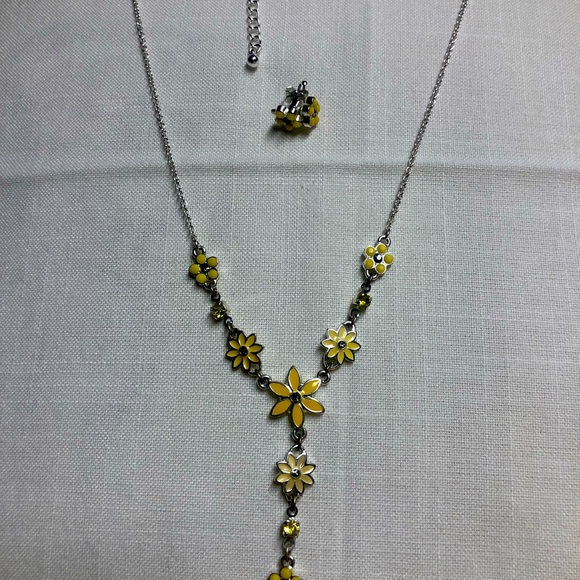 Necklace and matching earrings - Picture 1 of 4